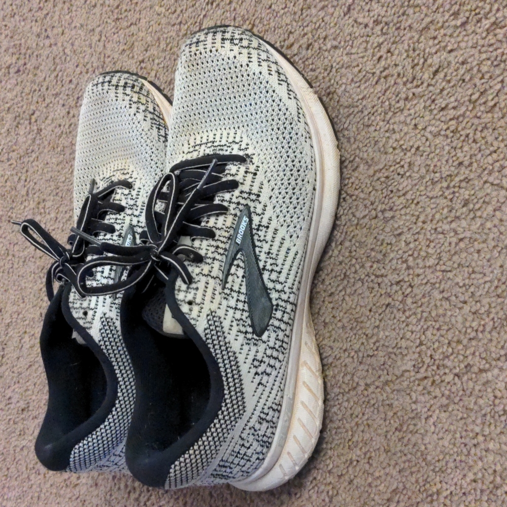 Brooks Revel 3 women's size 10